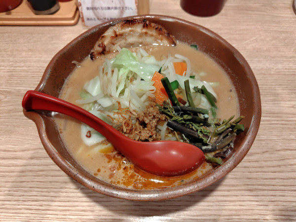 「信州味噌野菜ラーメン1034円、味噌漬けチャーシュー154円」@麺場 田所商店 鳥取湖山店の写真