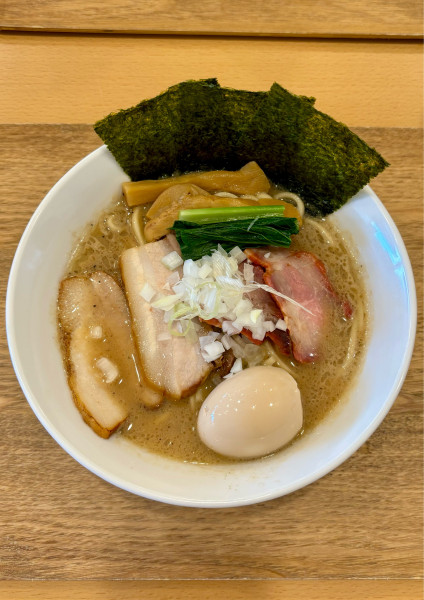 「特製豚骨魚介らぁ麺（1300）」@麺道 ひとひらの写真