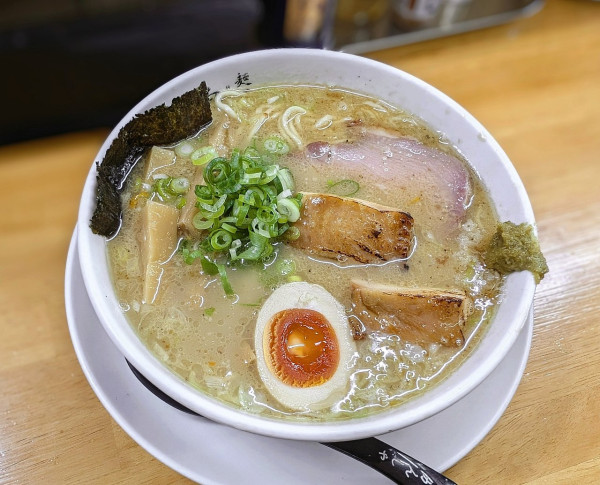 「魚白湯ラーメン【数量限定】」@麺屋 白神の写真