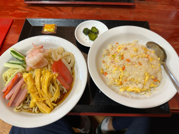 「冷し中華と半チャーハンのセット980円」@中国本場的料理 華龍飯店 高崎モントレー店の写真