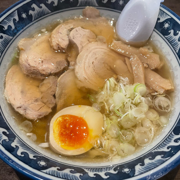 「チャーシューめん 1,160円 半麺 -140円 ライス」@手打ちらーめん 麺之介の写真