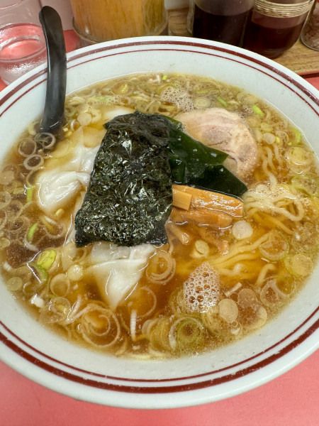 「ワンタンメン650円」@ラーメンファミリーの写真
