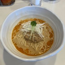 ごま屋担々麺赤