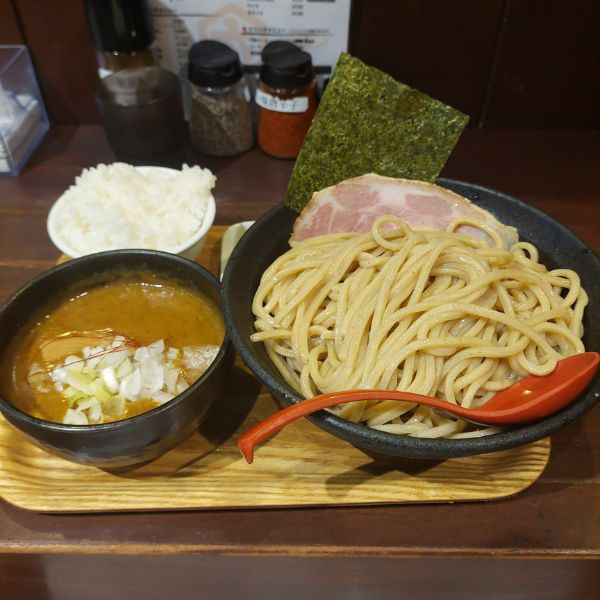 「カレーつけ麺大盛+チーズ+つけ汁半分追加+半ライス」@麺屋きころく 成増店の写真