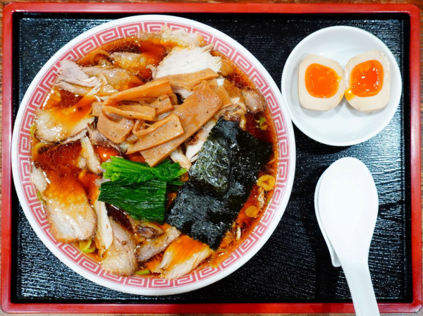 「醤油チャーシュー＋煮玉子」@長岡生姜醤油らぁめん 壱八商店の写真
