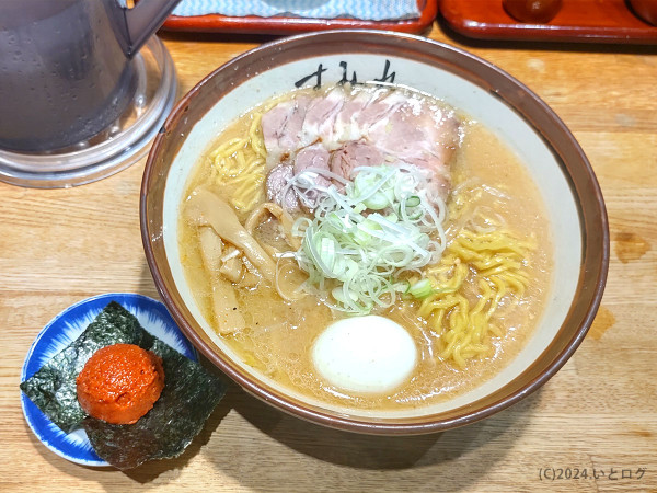 「味噌（＋チャーシュー＋辛玉＋半熟ゆでたまご）」@すみれ 札幌すすきの店の写真