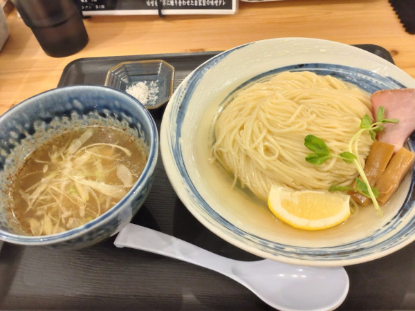 「昆布水つけ麺大盛」@メントサケの写真