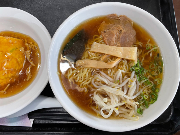 「天津飯＋ラーメン　￥６８０」@水晶宮の写真