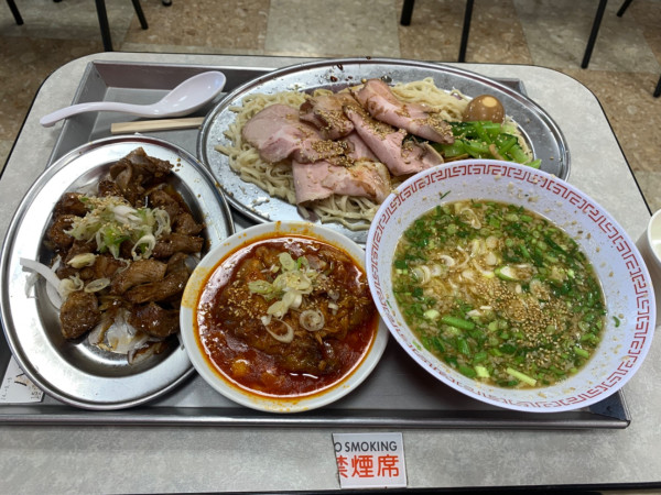 「味噌辛ホルチャーシューつけ麺」@とん平食堂 柏店の写真