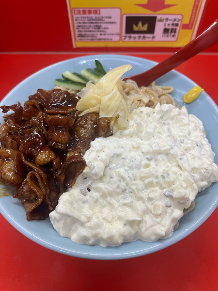 「すごい冷やし中華500g(1150円)＋タルタル(200円)」@立川マシマシ 上尾店の写真