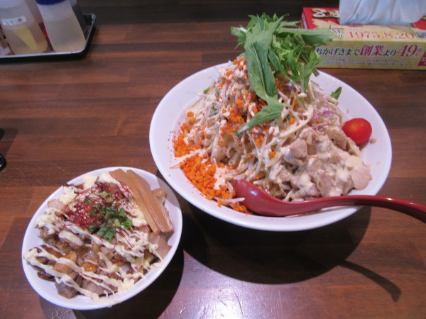 「限定ジャンク冷やし中華大盛（１１７０円）＋チャーマヨ丼３５０」@五代目むじゃきの写真