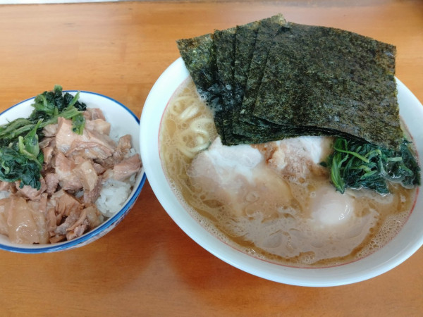 「てんぐラーメン+コロ飯」@横浜らーめん てんぐの写真