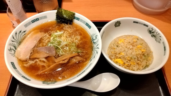 「中華そば＋半チャーハンセット_680円」@日高屋 赤坂一ツ木通店の写真