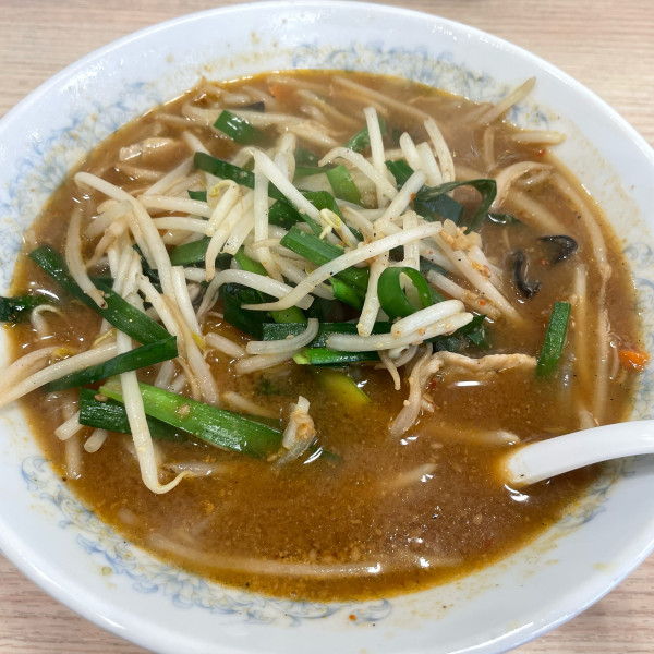 「みそラーメン（0.5玉）580円」@ぎょうざの満洲 おおたモール店の写真