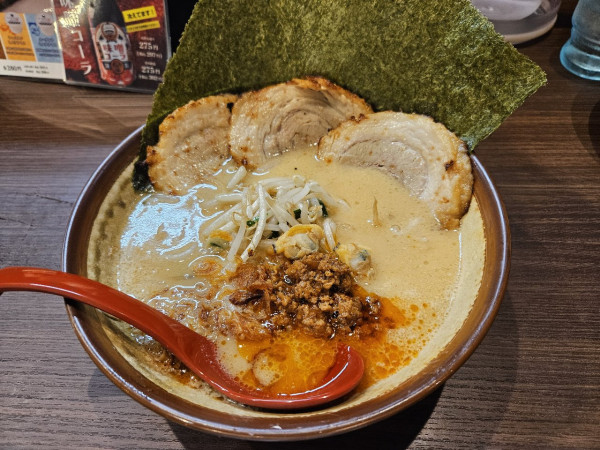 「江戸前味噌 味噌漬け炙りチャーシュー麺」@麺場 田所商店 郡山新さくら通り店の写真