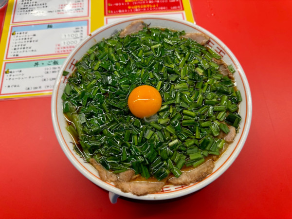 「ニラ中華そば 1100円」@レバニラ中華 満腹の写真