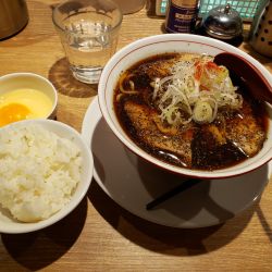 東京ブラックラーメン生卵ライス