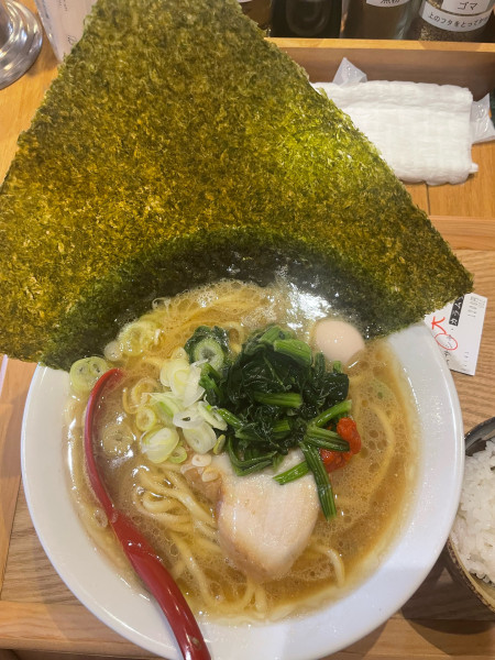 「家系ラーメン」@ゴールデンユースの写真