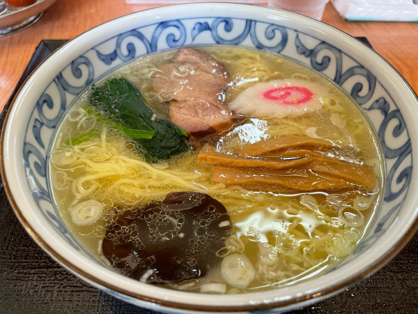 「しおらーめん」@らーめん東風の写真