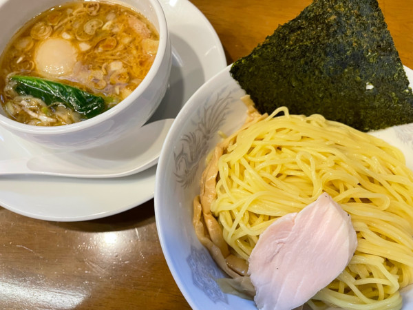 「濃厚鶏しょうゆつけ麺＋味玉（1250円）」@らーめん曳舟の写真