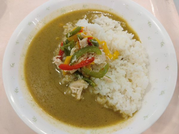 「（期間限定）ハーブ香るグリーンカレー（中）　５２８円」@東京都立大学 南大沢キャンパス 生活協同組合 食堂部の写真