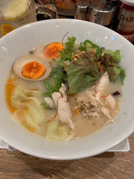 「特選鶏白湯塩そば」@蔭山樓 横浜ジョイナス店の写真