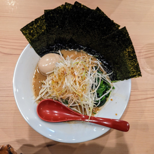 「歩輝勇ラーメン＋ライス無料」@極濃家系ラーメン 歩輝勇 センター北店の写真