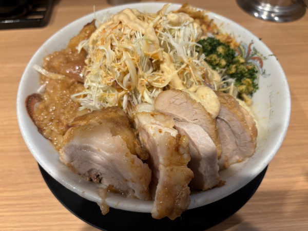 「小ぶたラーメン＋冷やし中華変更」@豚山 池袋西口店の写真