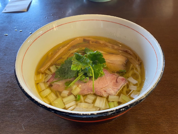 「地鶏中華そば 塩」@麺や 虎徹の写真