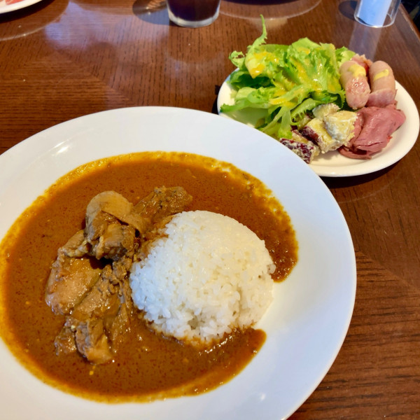 「伊達鶏のスパイシーチキンカレー￥1,800」@バルマルシェコダマ ステーキ&ロブスター  アトレ目黒店の写真