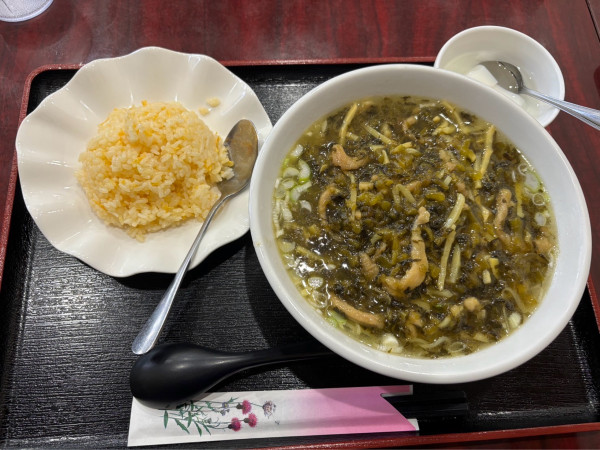 「高菜ラーメン＋半チャーハン　780円」@中国料理 麗華園の写真