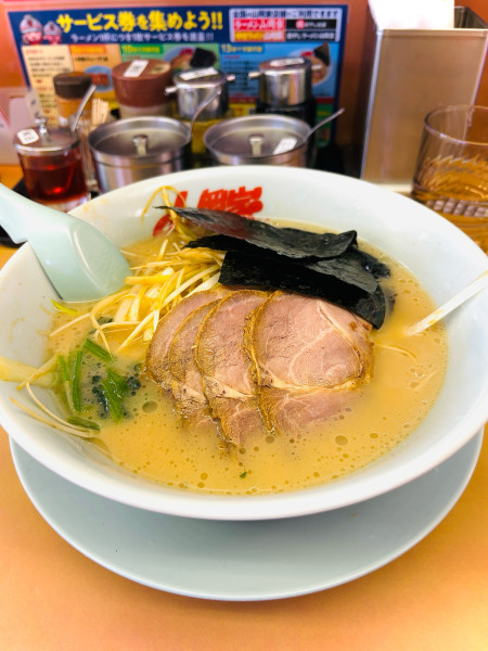 「醤油ネギチャーシュー麺」@ラーメン山岡家 壬生店の写真