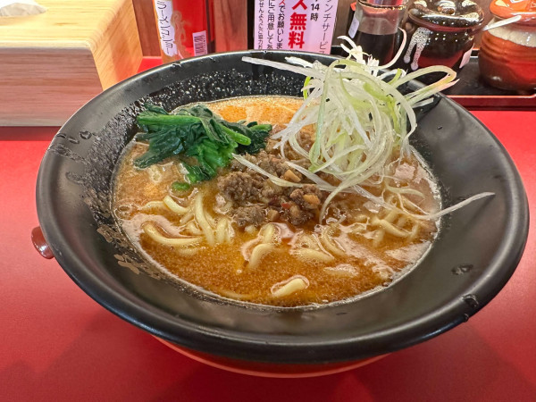 「辛味噌らーめん」@横浜家系ラーメン 武平家の写真