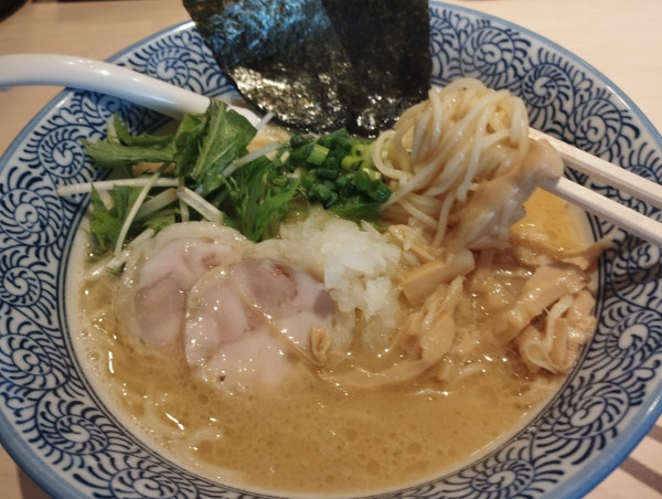 「濃厚鶏白湯ラーメン(930)」@麺屋 一楽の写真