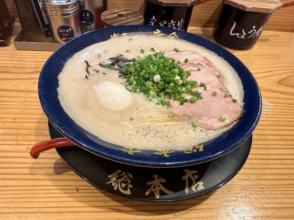 「泡系豚骨味玉ラーメン」@博多一幸舎 総本店の写真