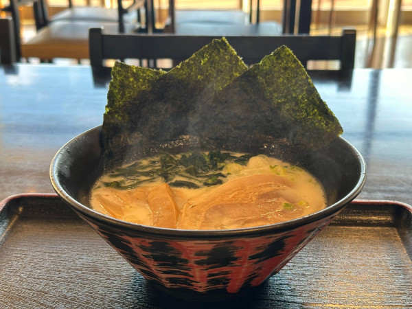 「横浜家系ラーメン」@お食事処 えびすの写真