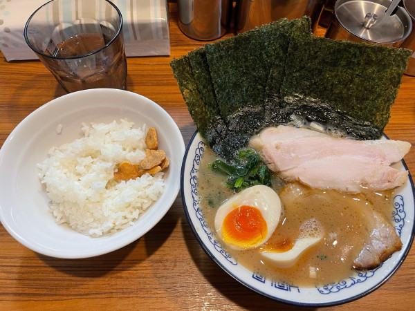 「ミニ極上ラーメン」@横浜豚骨醤油ラーメン YOLOの写真