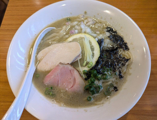 「鮮魚と煮干し白湯   950円」@とも笑〜tomoe〜の写真