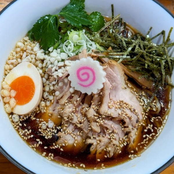 「【本店限定】冷やし地鶏中華そば 1,100円＋無料ピリ辛水餃」@麺屋 むじゃきの写真