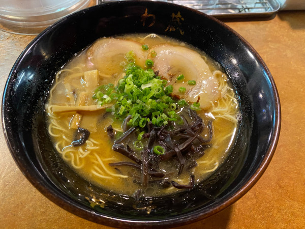 「わくらーめん（バリカタ）850円」@博多とんこつラーメン わ蔵 中目黒店の写真