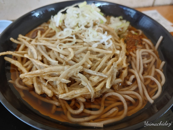 「ごぼう天そば（410円）」@そば・うどん 八起家 西口店の写真