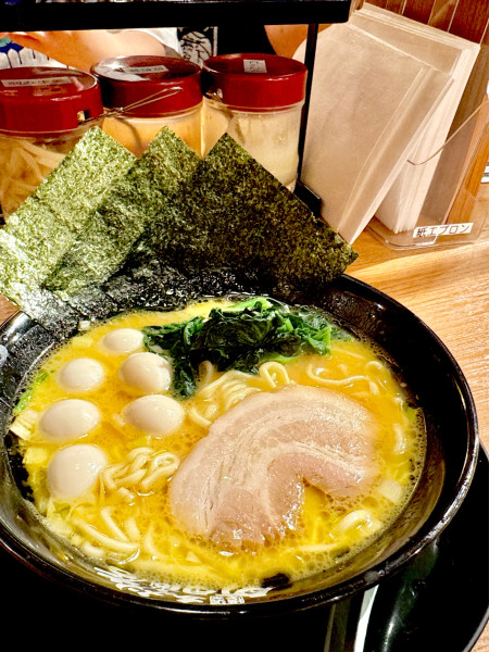 「ラーメン850円」@町田商店 東京ラーメン横丁店の写真