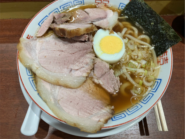 「朝ラー650円＋豚トッピング350円」@大井町立食い中華蕎麦 いりこ屋の写真