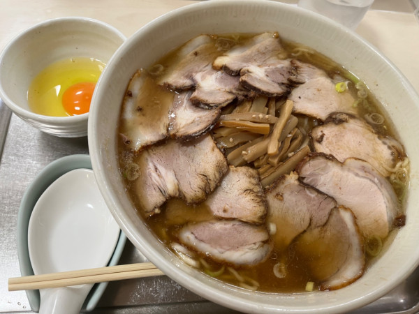 「チャーシュー麺　生玉子」@永福町大勝軒の写真
