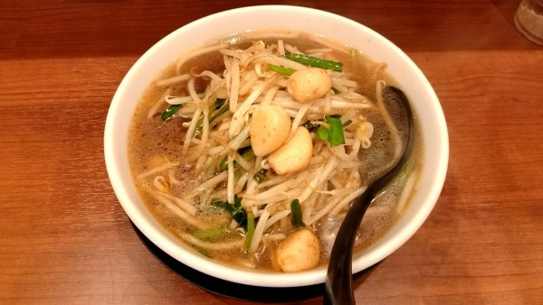 「ベトコンラーメン990円＋チョイゲソ420円」@ベトコンラーメン新京 名駅西口店の写真