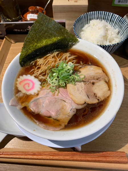 「淡麗中華そば 900円 銀しゃり 200円」@おダシと銀しゃり 中華そば 新たの写真