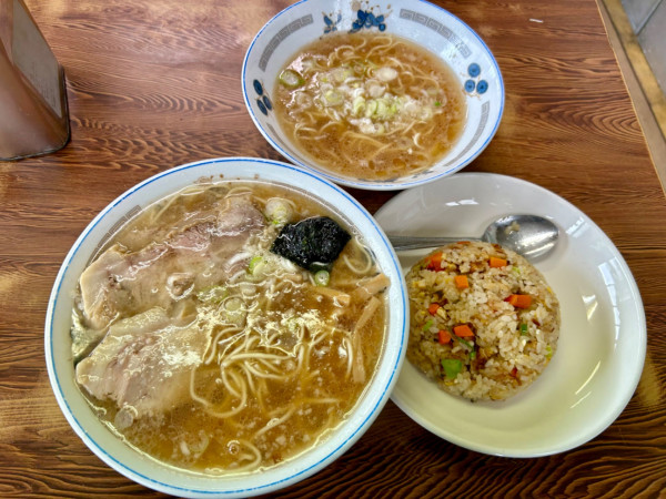 「ラーメン＋半チャーハン(950¥)」@チーナン食堂の写真