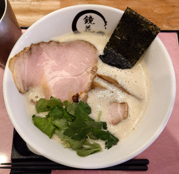 「極鶏白湯らーめん(1300円)」@らーめん愉悦処 鏡花 八王子想庵の写真