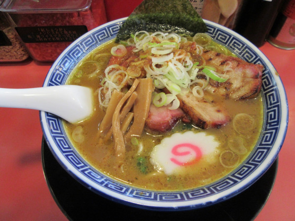 「ミックス・チャーシューメン（１４００円）＋カレー味１００円」@らーめんいっとく 竜ヶ崎店の写真