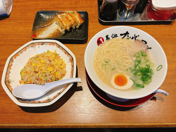 「満足セット」@長浜ナンバーワン キャナルシティ博多店の写真